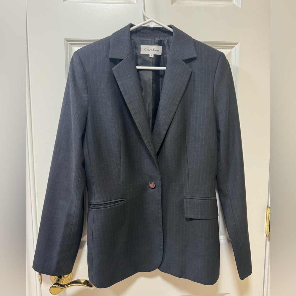 Calvin Klein Women's One Button Lux Blazer with 2 pockets